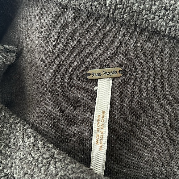 Free People Oversized Gray Slouchy Sweater - Picture 7 of 7